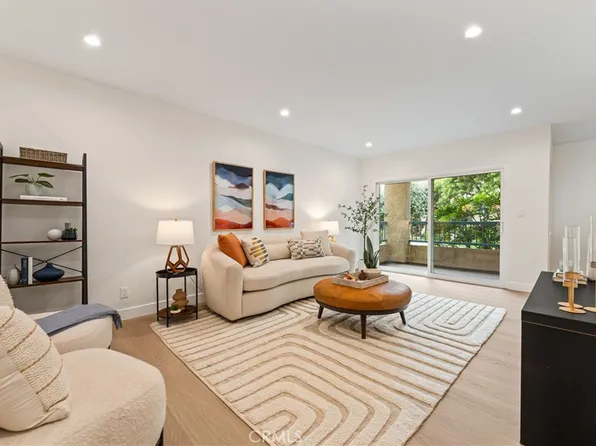 18307 Burbank Blvd Unit 7, Tarzana, CA 91356