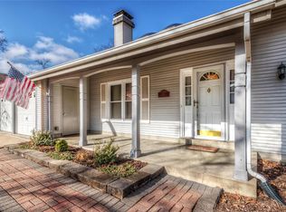 1275 Lombez Dr, Ballwin, MO