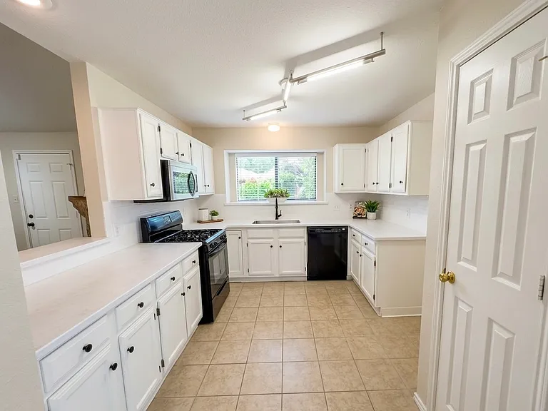 5028 Coker Dr — Photo 5