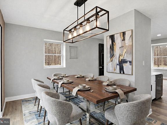 5th image of 221 Denton Rd