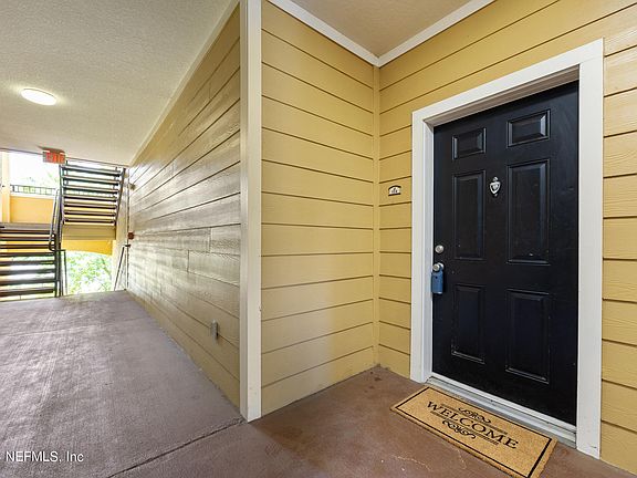4th image of 8539 GATE Parkway W #124