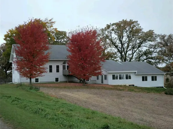 1008 S 28th Ave W, Newton, IA 50208