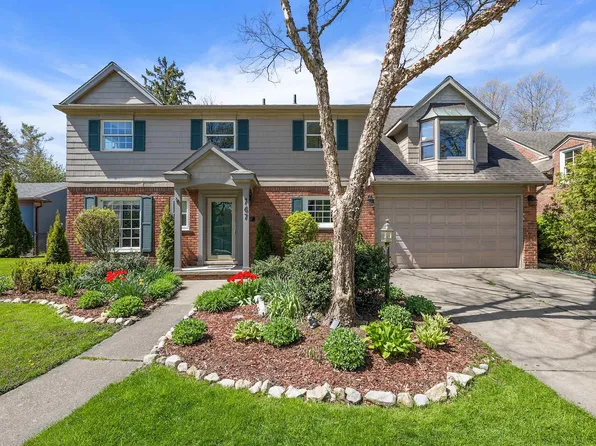 767 Grand Marais St, Grosse Pointe Park, MI 48230
