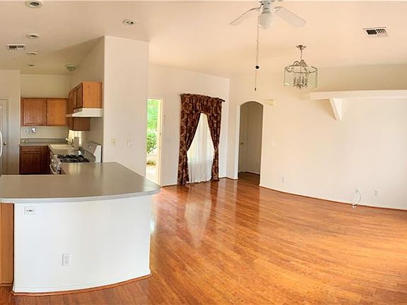 5th image of 3053 Victoria Ln