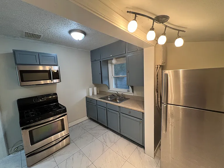 615 S Zunis Ave — Photo 7