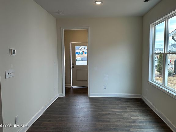 5th image of 111 Goldenrod Loop