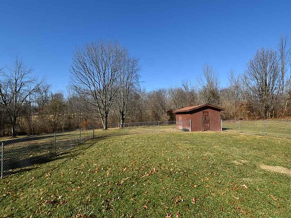 4th image of 442 Sunnybrook Dr