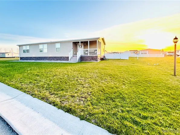 4408 Hurontario Trl, Niagara Falls, NY 14304