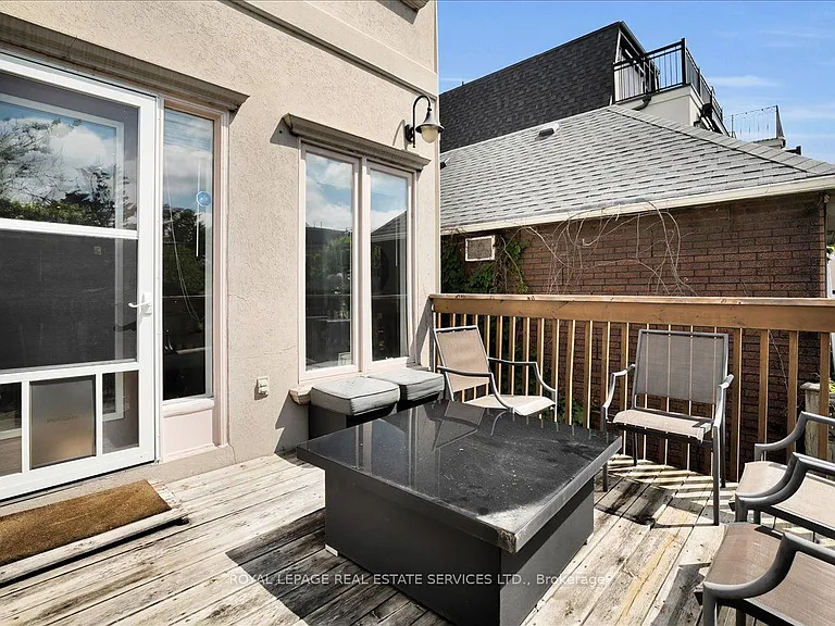 85 Bedford Park Ave — Photo 17