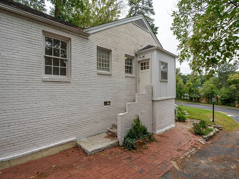 2922 Oberlin Rd — Photo 9