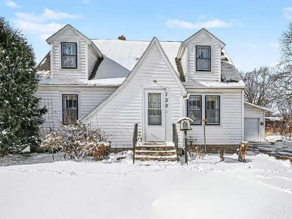 130 Grove St S, Belle Plaine, MN 56011