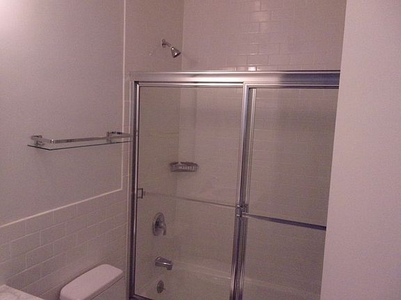 5th image of 200 E 72nd St APT 22J