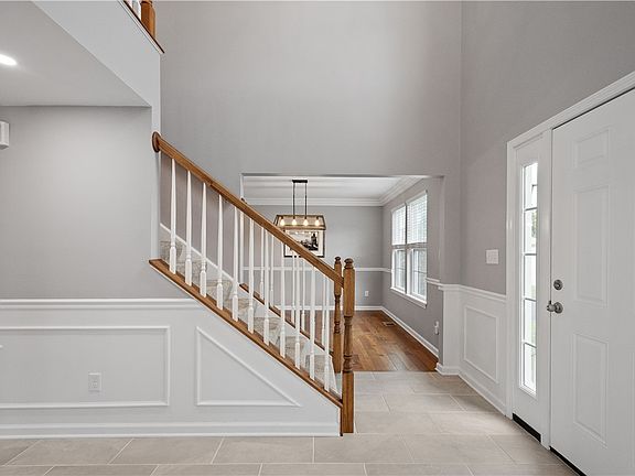 3rd image of 1153 Camarta Dr