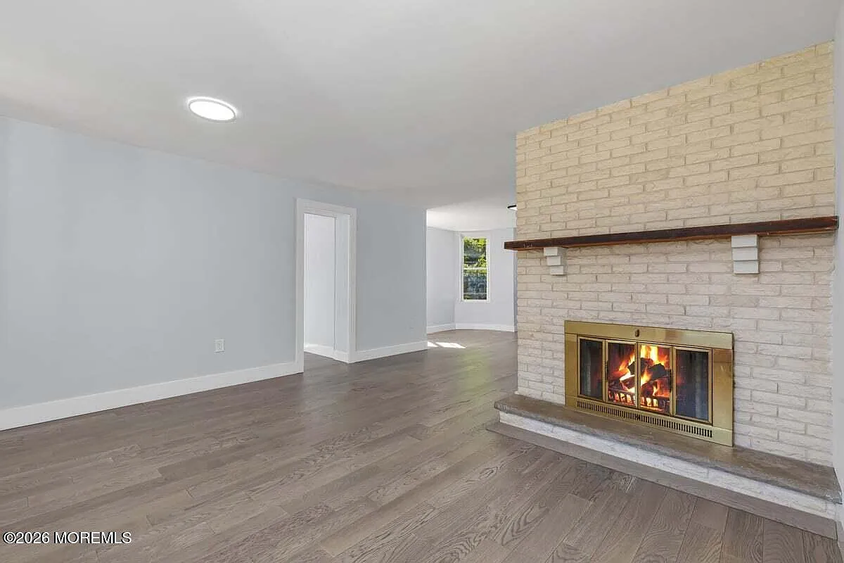 4 bed, 1.5 bath, 1750 sqft, $3,500 — Photo 4