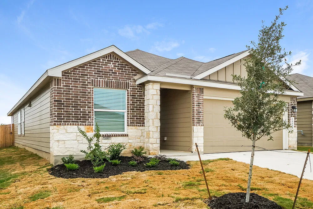 4 bed, 3.0 bath, 1904 sqft, $2,065 — Photo 3