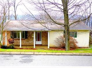 885 4th St, Baden, PA 15005