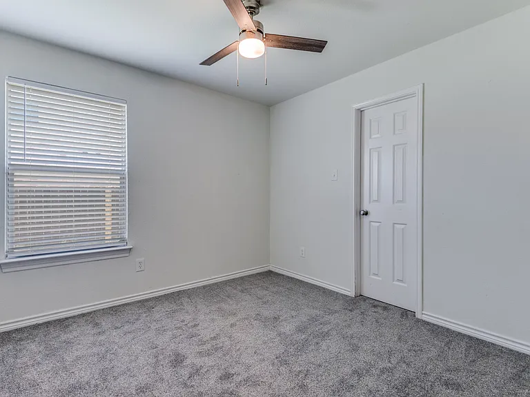 312 Stanford Dr — Photo 12