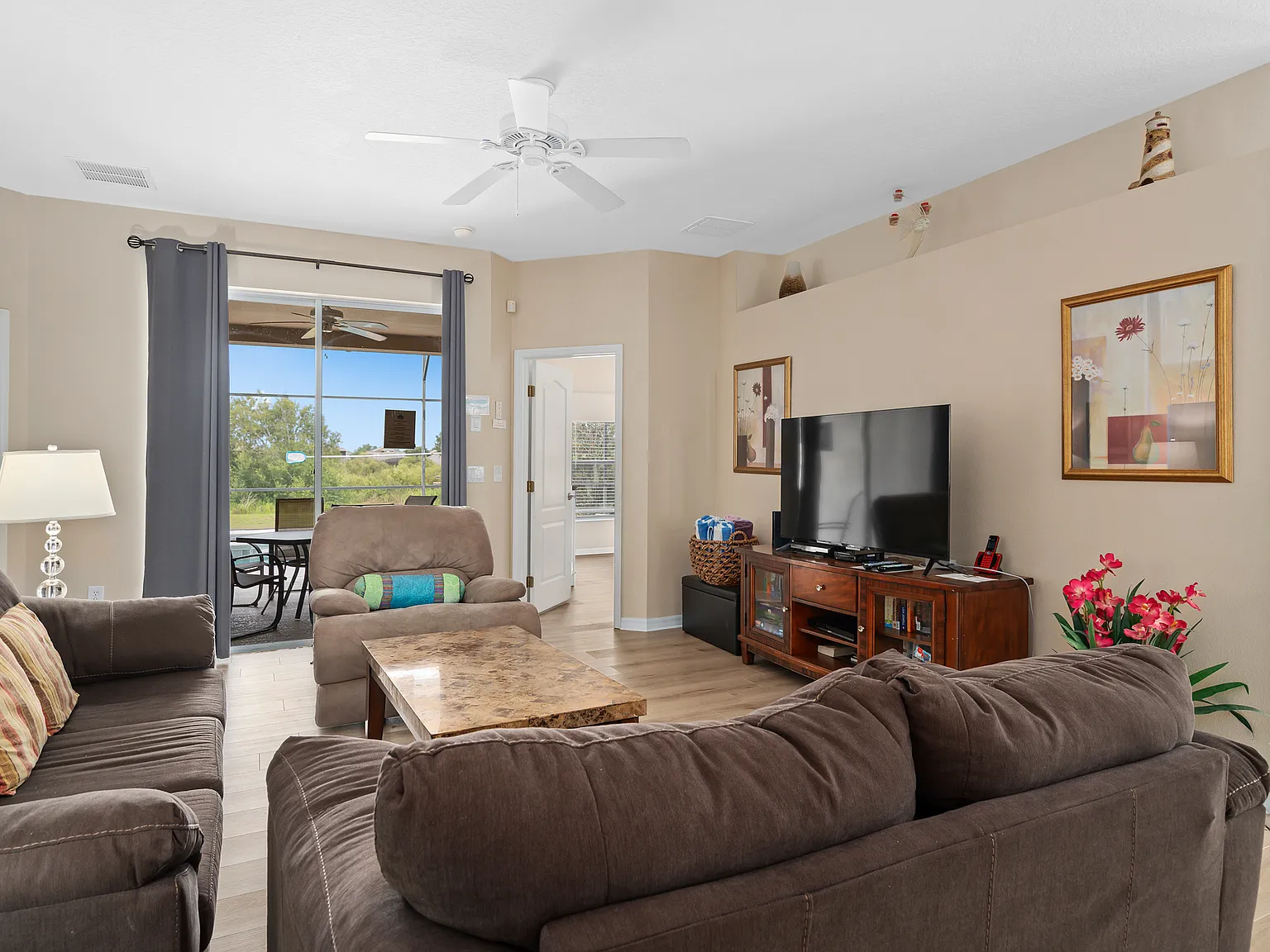 4 bed, 1839 sqft, $2,500 — Photo 2