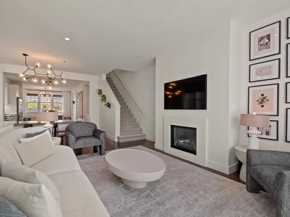 3439 Roxton Ave #1, Coquitlam, BC V3B 3H7