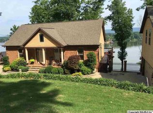 1320 Lakemont Dr S, Gadsden, AL 35907