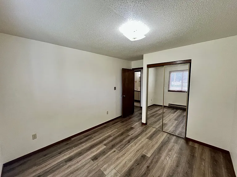 806 S State St — Photo 44