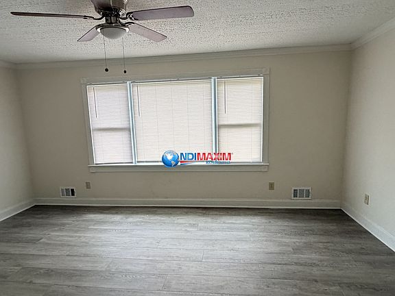 5th image of 4520 Riverwood Cir