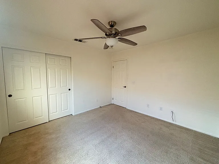 2416 W Valley Vis — Photo 25