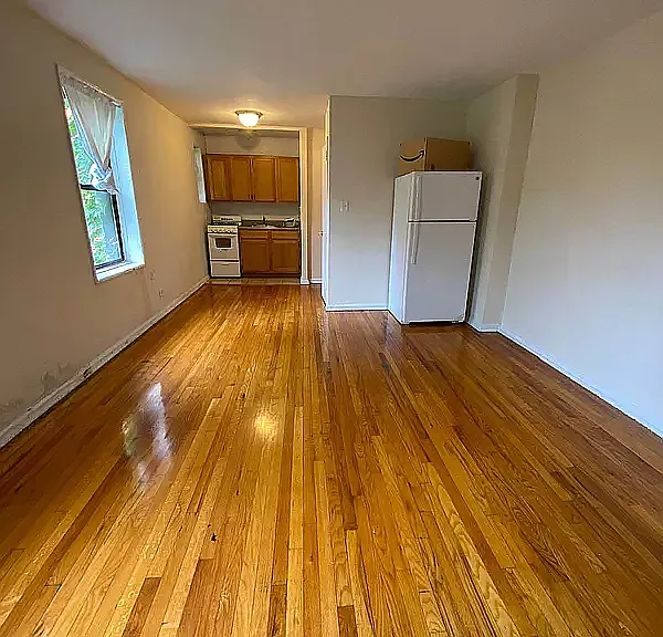 140-55 Burden Cres #5N — Photo 2