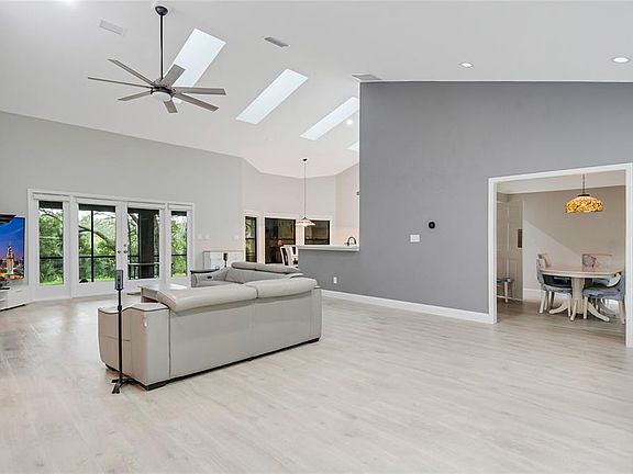 4th image of 1937 Hidden Pine Ln