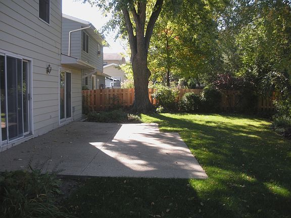 3rd image of 854 Braemar Dr