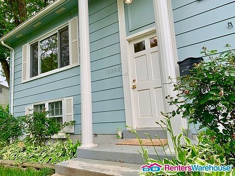 3rd image of 13302 Huntington Ln
