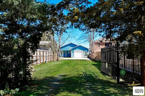 3731 Bayshore Dr Photo 1