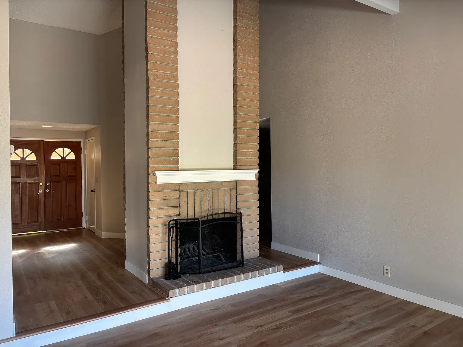 4 bed, 1797 sqft, $4,995 — Photo 2