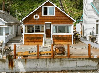 8339 Franklin Road, Clinton, WA 98236