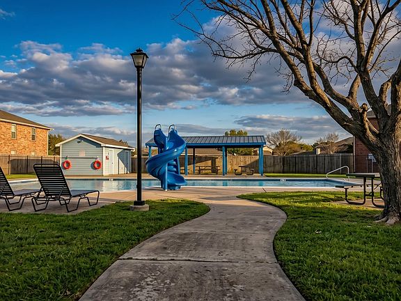 5th image of 13934 Britoak Ln