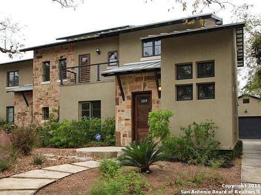 1st image of 109 Eaton St #2