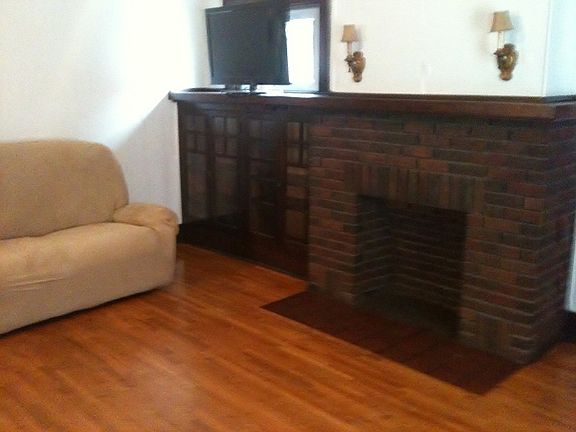 5th image of 1017 S Harlan Ave
