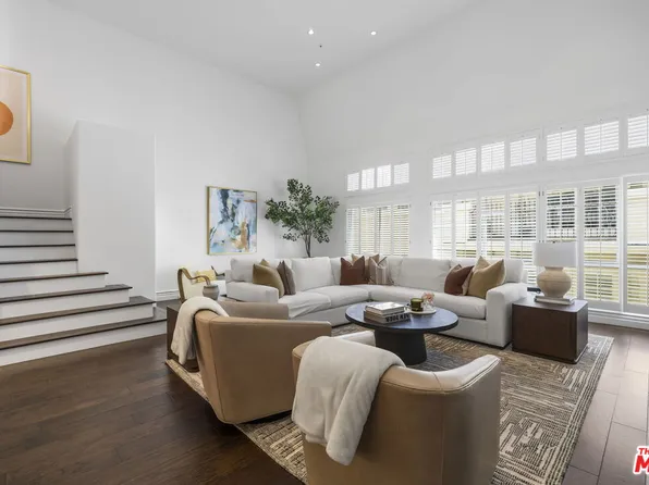 11690 Montana Ave APT 306, Los Angeles, CA 90049