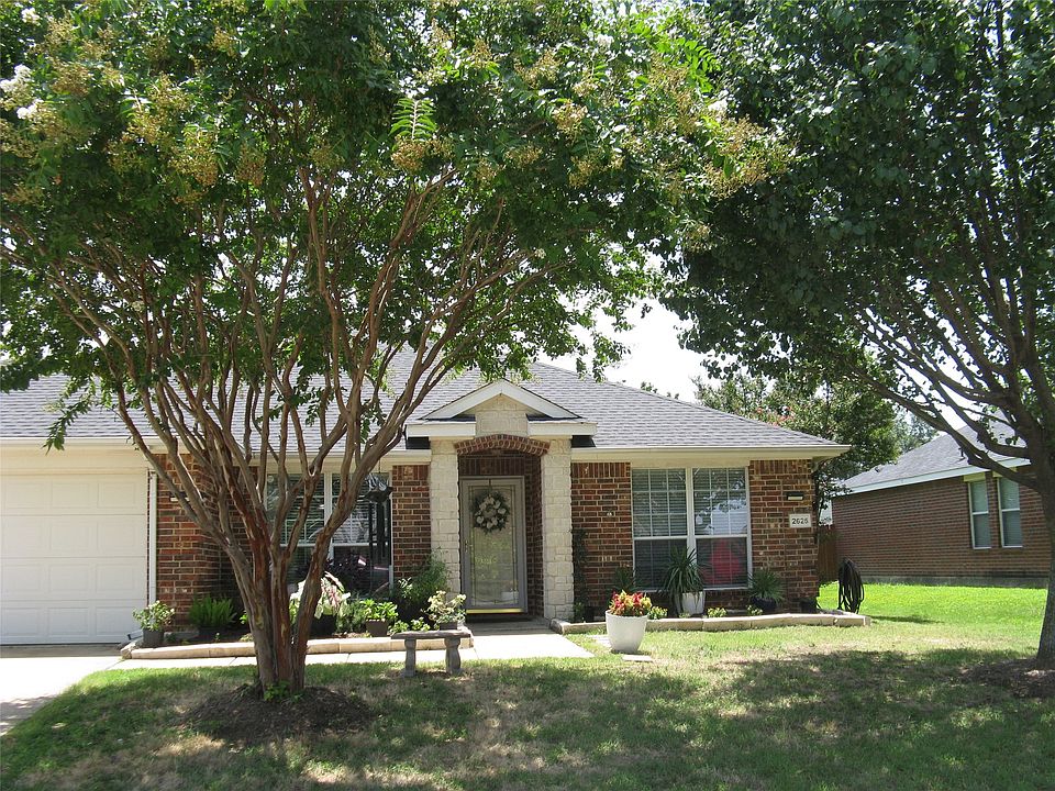 1st image of 2625 Mockingbird St