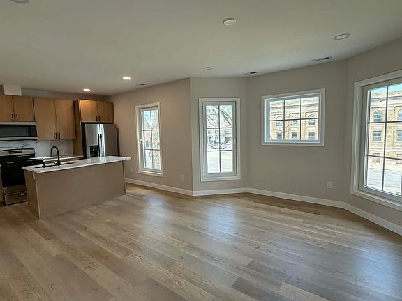 2nd image of 603 Pine St #1