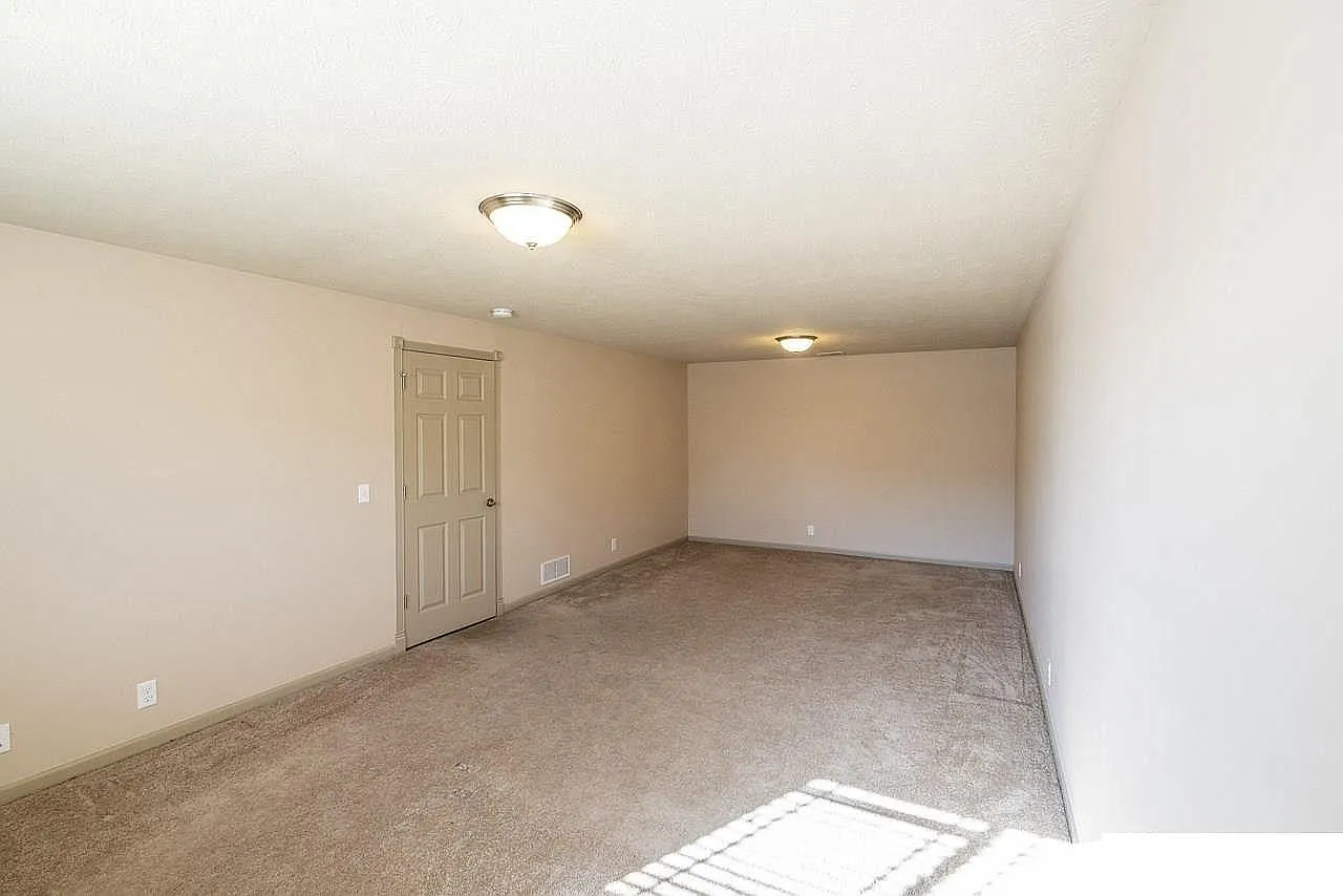 3 bed, 1440 sqft, $2,075 — Photo 2