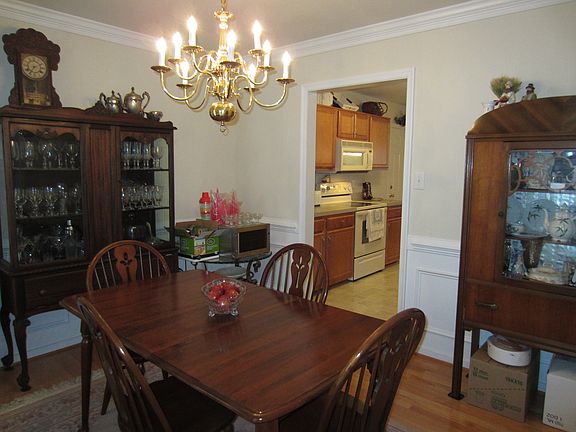 Formal dining room