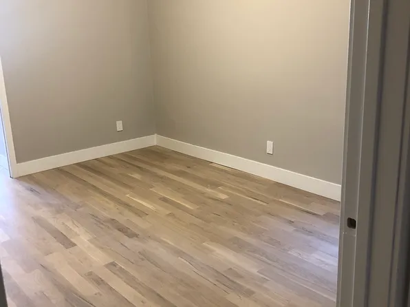 1868 Hart Street image 7 of 9