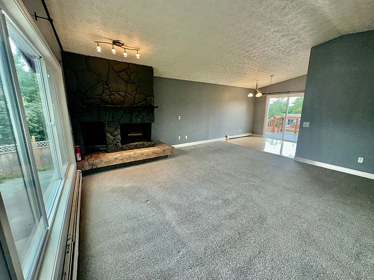 10840 Delta Cir — Photo 5