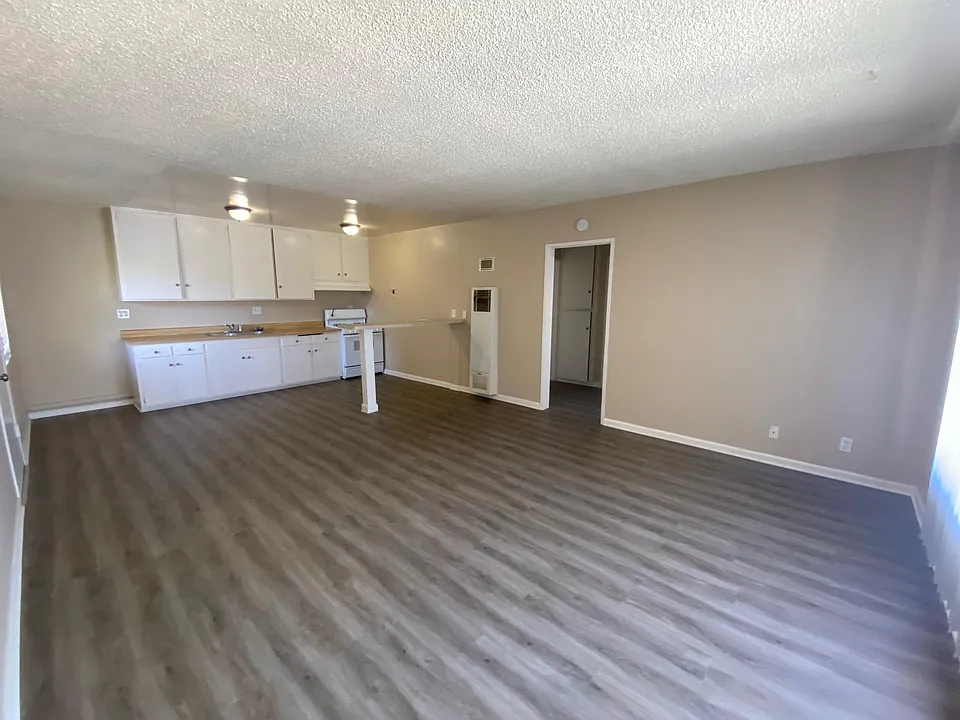 120 E Wilken Way #4
