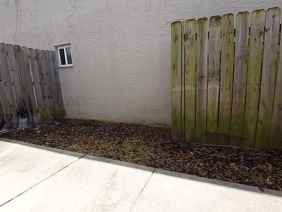 5th image of 1271 Summit St #1