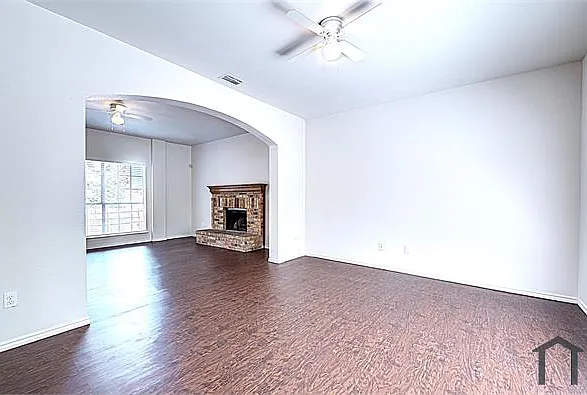 1411 Prentice St — Photo 8