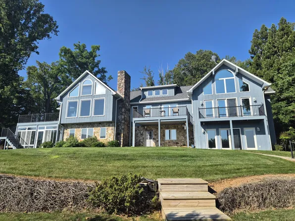 189 Hardy Ct, Penhook, VA 24137