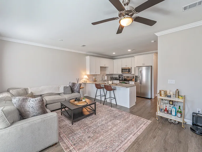 1802 Stable Ln #B2 — Photo 16