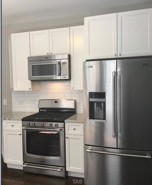 1st image of 3022 N Avers Ave